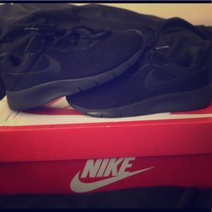 Nike Little Kids Black Tanjun Sneakers